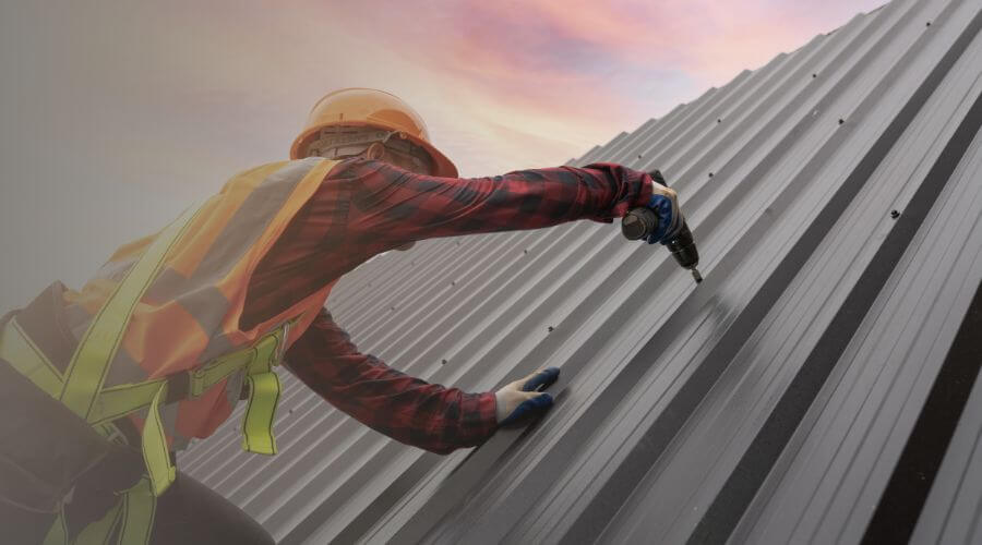 Professional residential roofers in New Middletown, IN